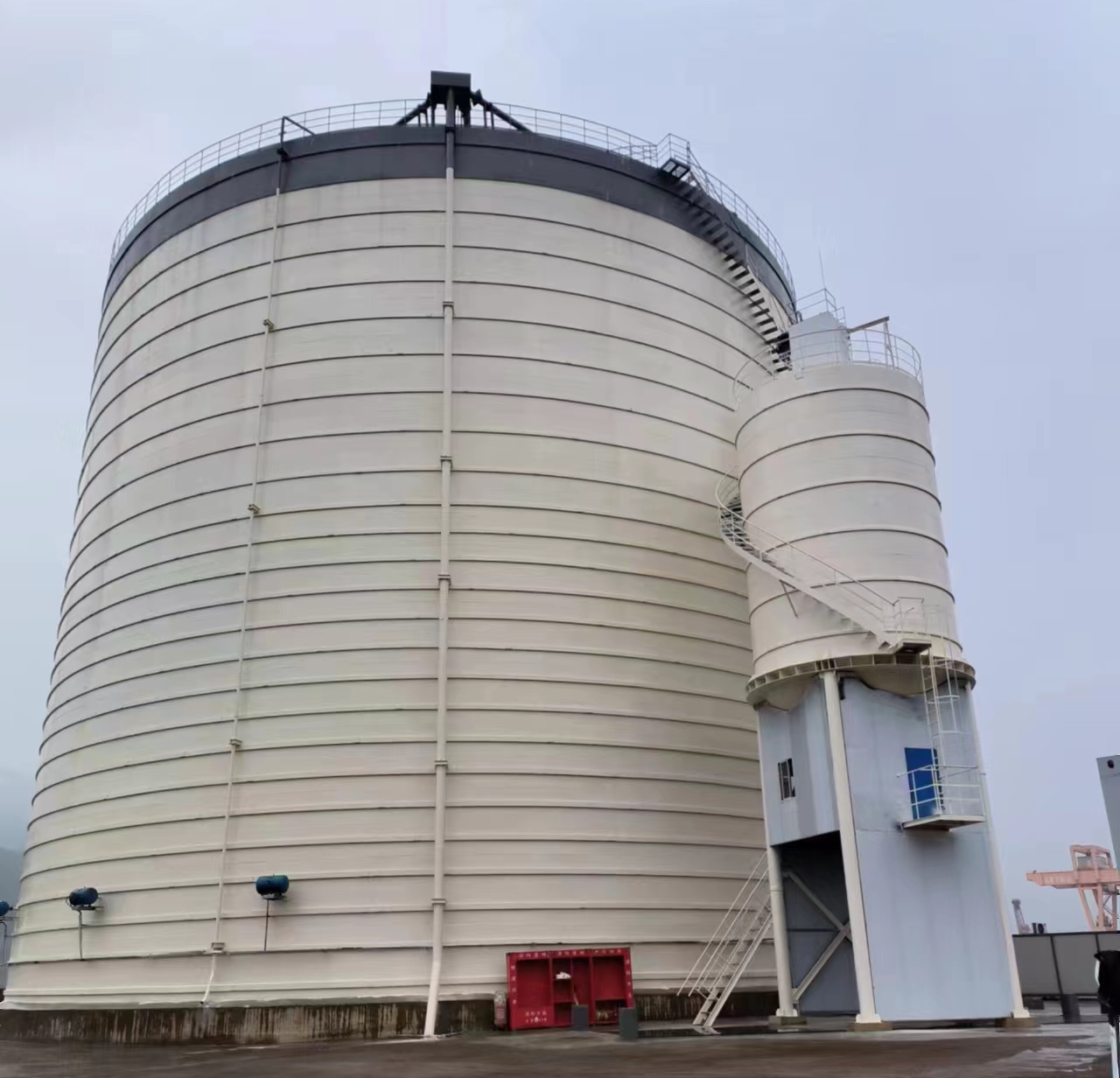 高昌10万吨水泥钢板库